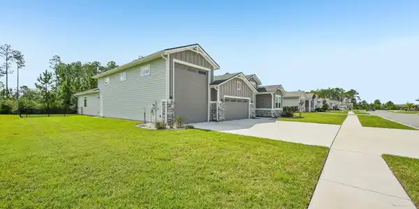 Image 3: 3-web-or-mls-Northfield Ct-S2209-003