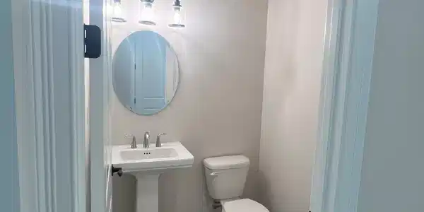 Image 4: POWDER ROOM