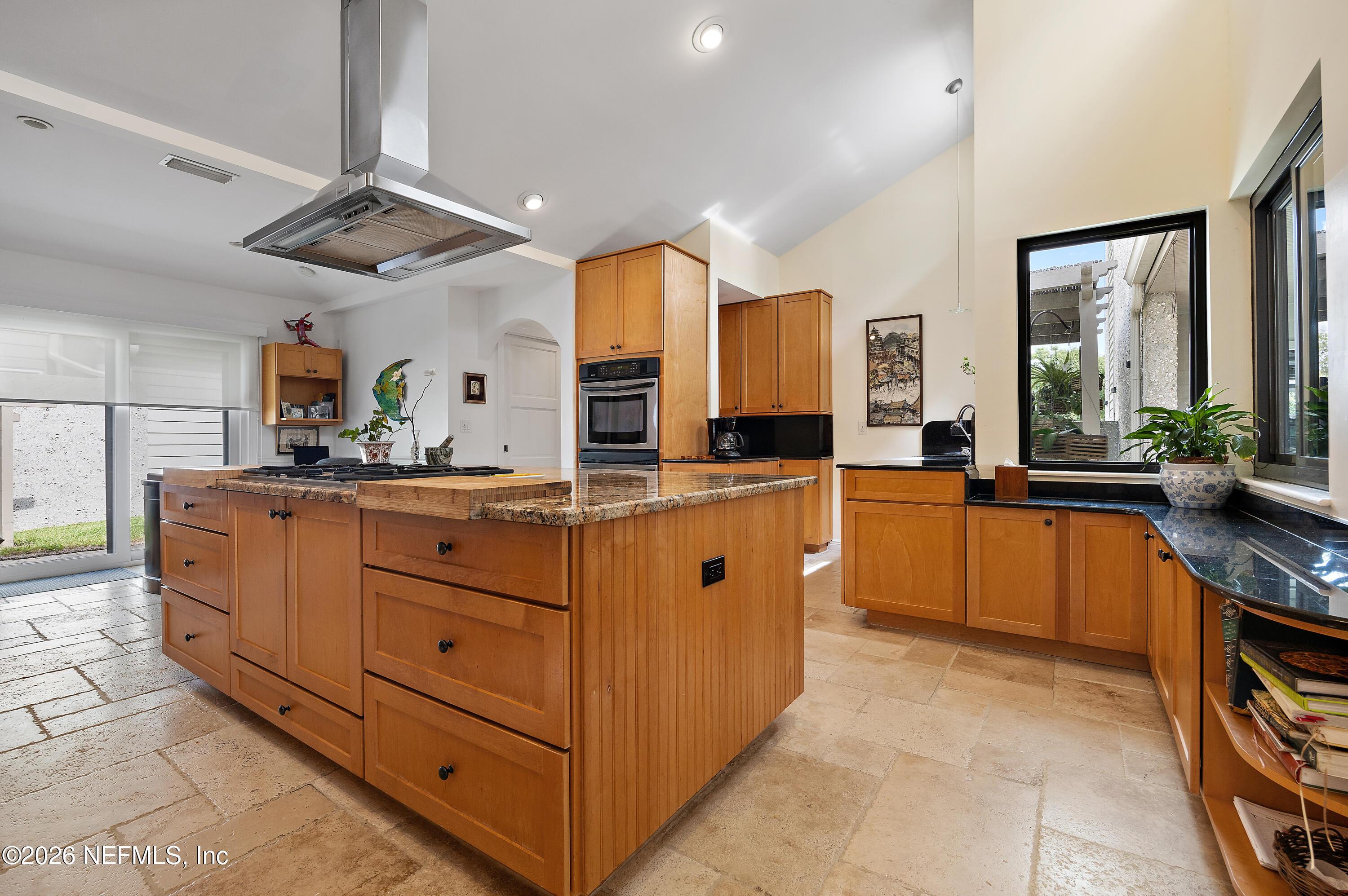 Image 3: Kitchen