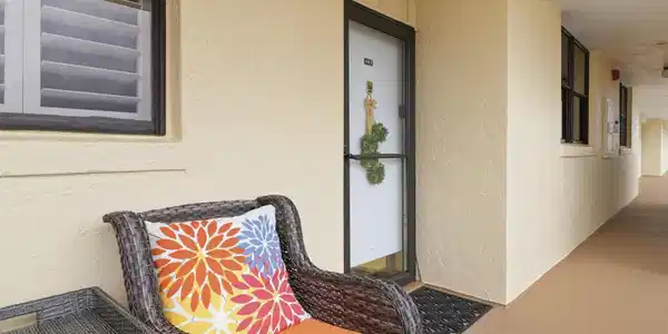 Image 3: Entry