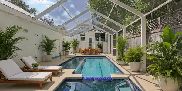 Image 3: Pool
