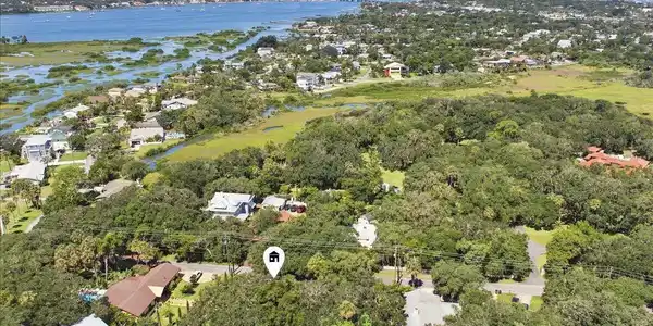 Image 2: 02-Aerial to Historic Area