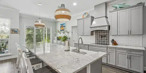 Image 2: 20-web-or-mls-96248 Light Wind Drive (29