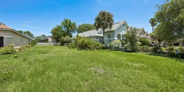 Image 2: 7-web-or-mls-Harbor Ct (1 of 23)