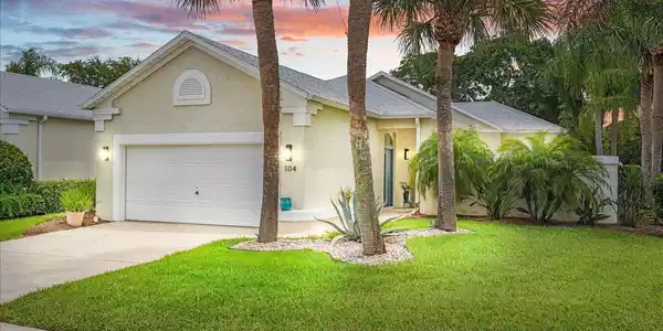 104 CEDAR RIDGE Circle