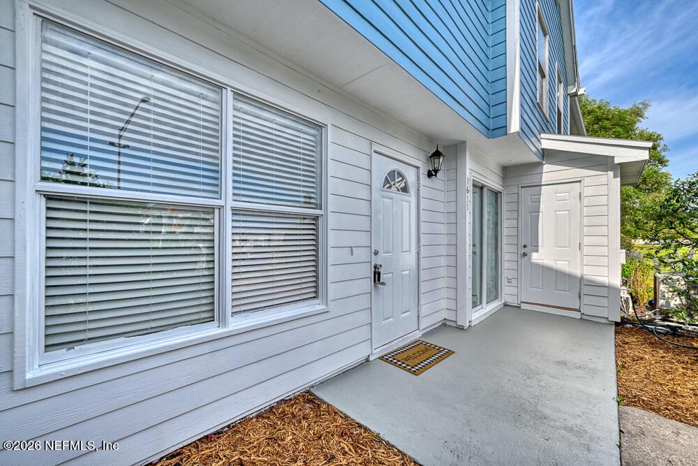 Image 3: Front of Home - View 2