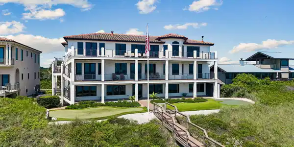 Image 3: Private Oceanfront Escape