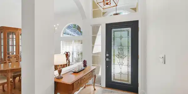Image 4: Foyer