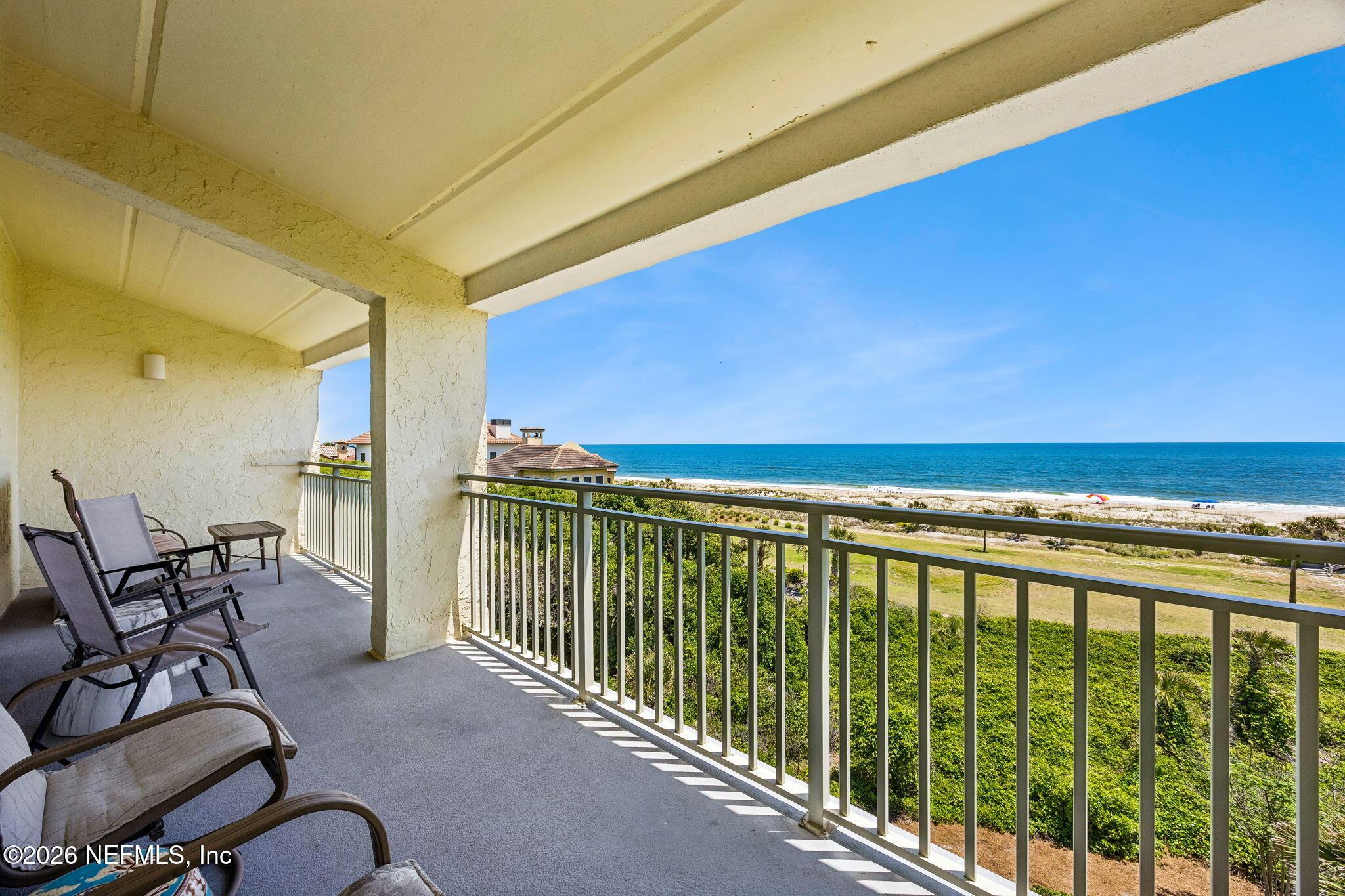 Image 4: Balcony
