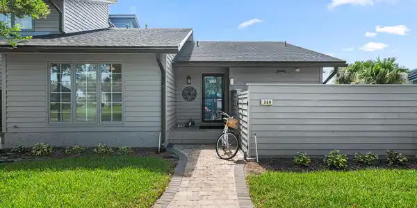 328 QUAIL POINTE Drive