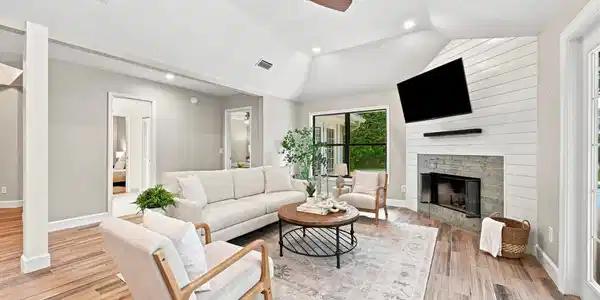 Image 4: Fireplace
