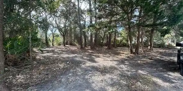 Image 3: 3