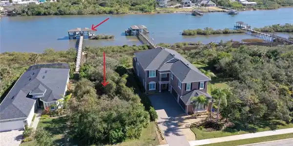 32 N RIVERWALK Drive
