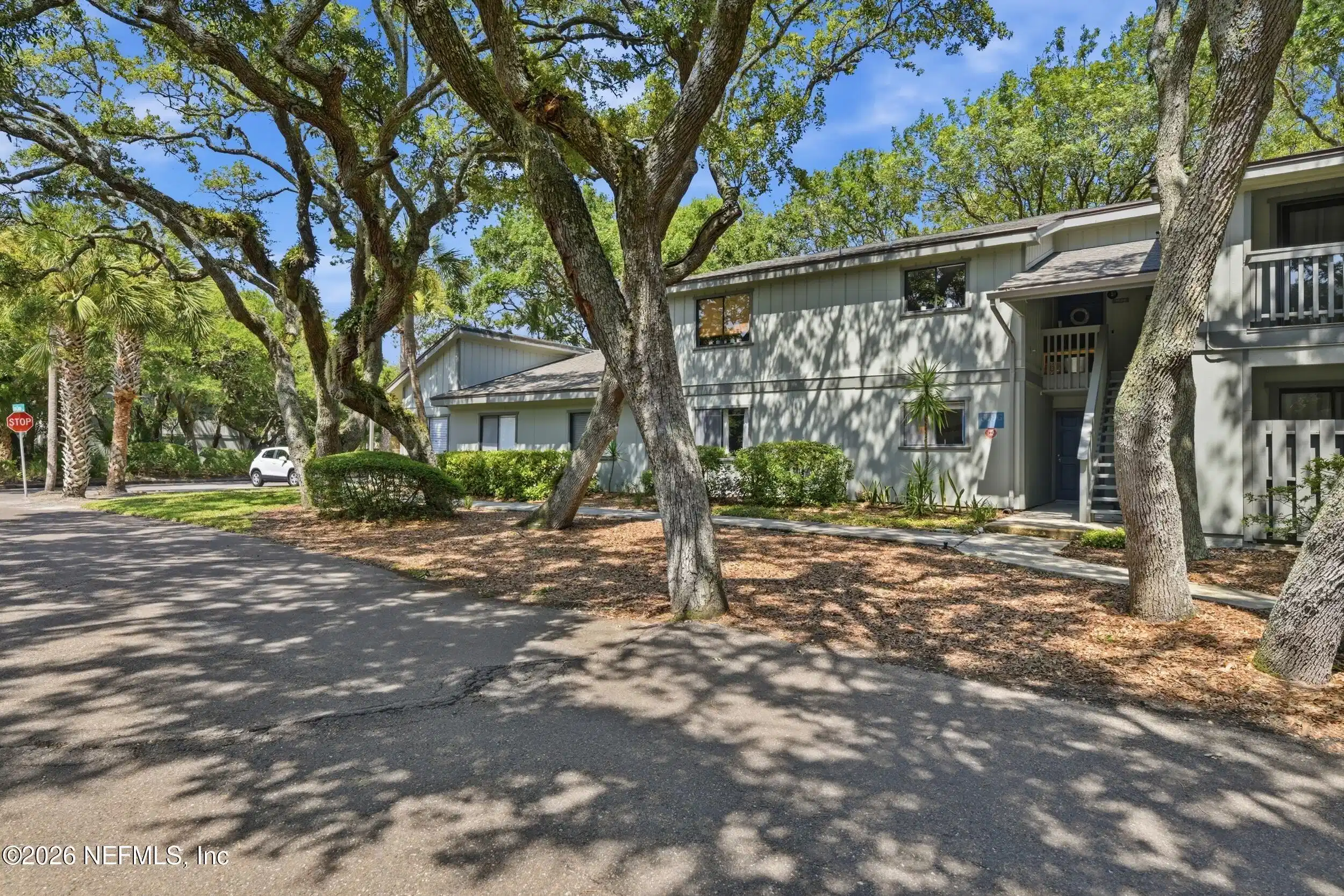 Image 1: Exterior view