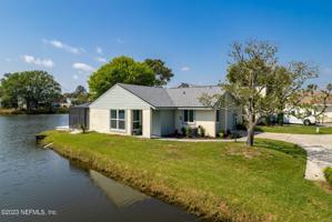 2454 LORRAINE CT