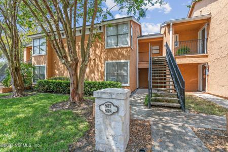 858 SHORELINE Circle