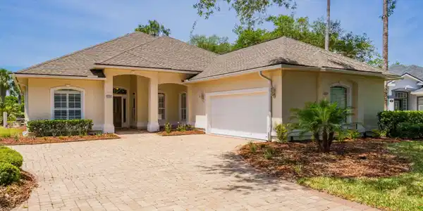 803 DORAL Court