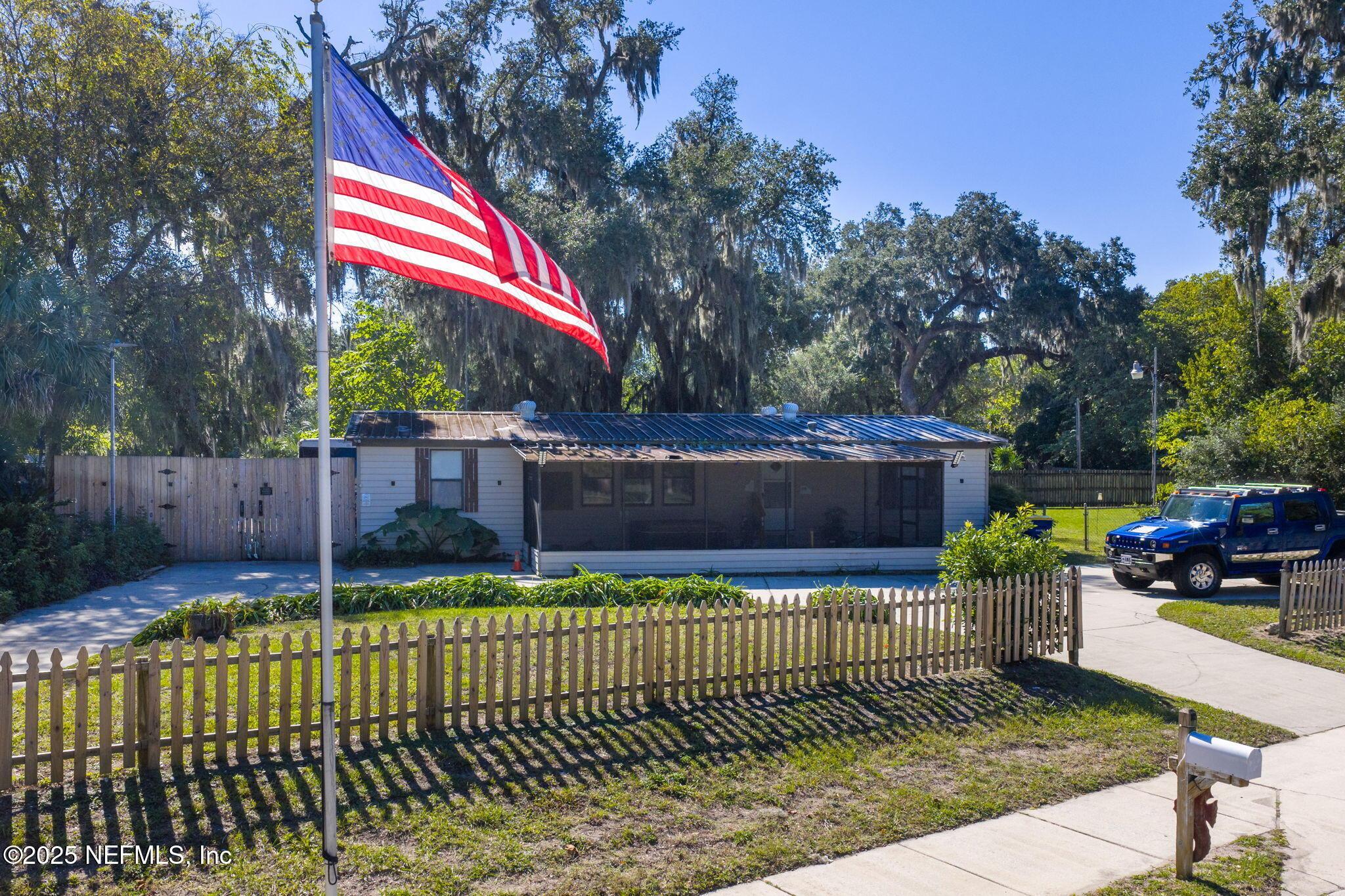 Image 2: 942 Wonderwood