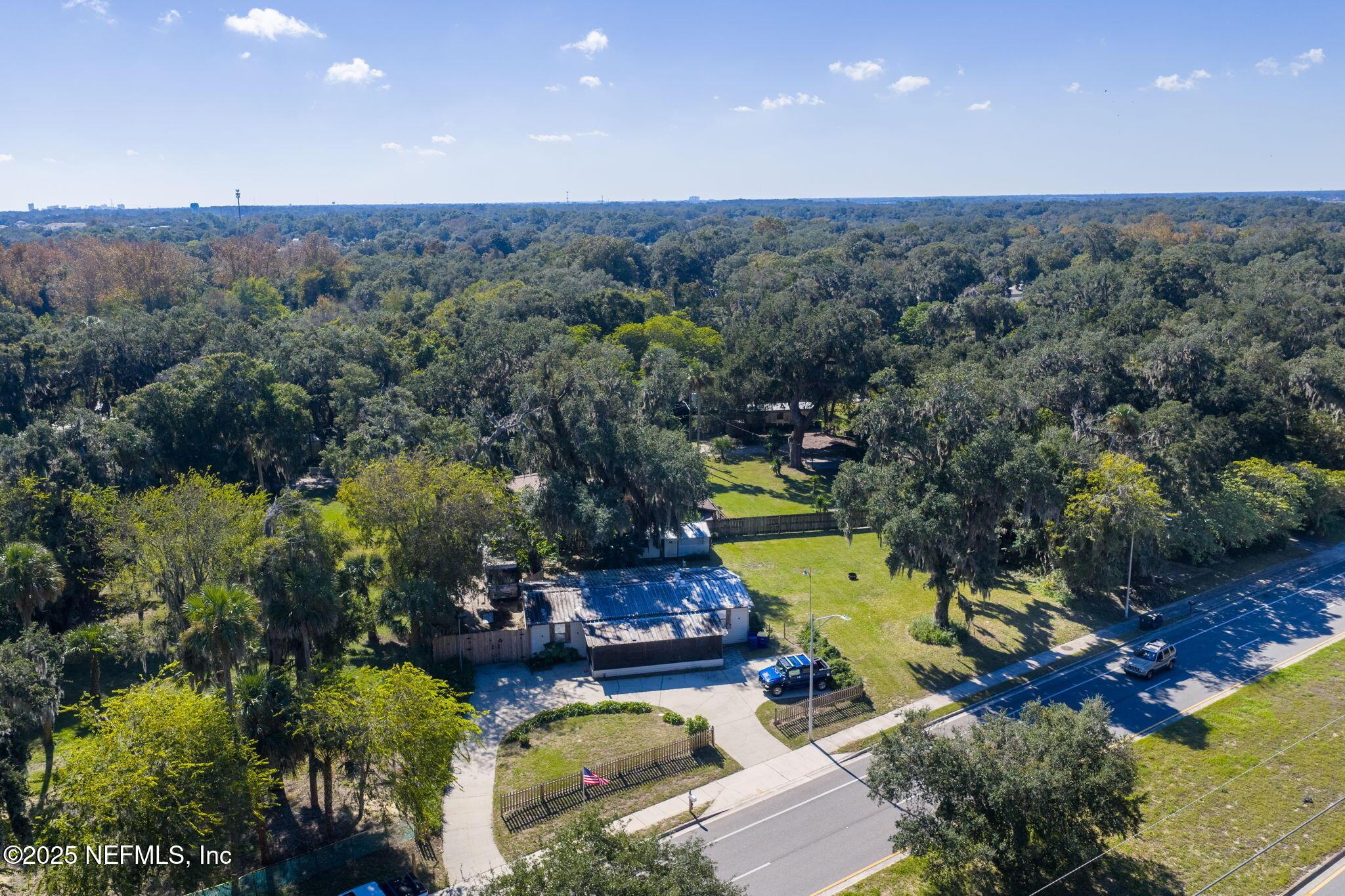 Image 4: ISO 942 Wonderwood Dr Jacksonville FL 01