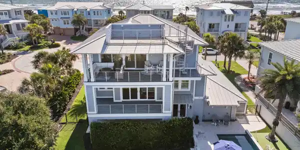 Image 2: Back Exterior to Ocean Views