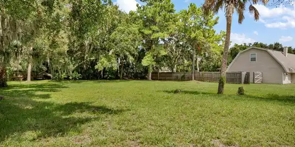 Image 3: 5771 Heckscher Dr-32