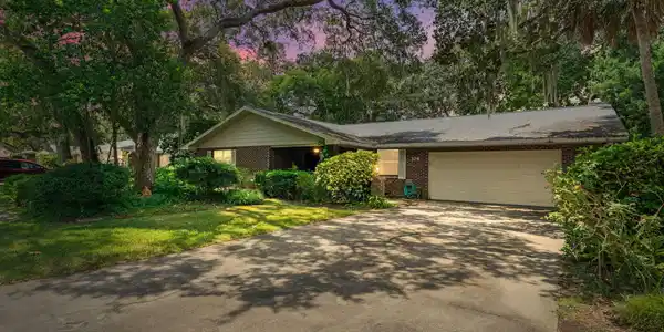 104 DOGWOOD Drive