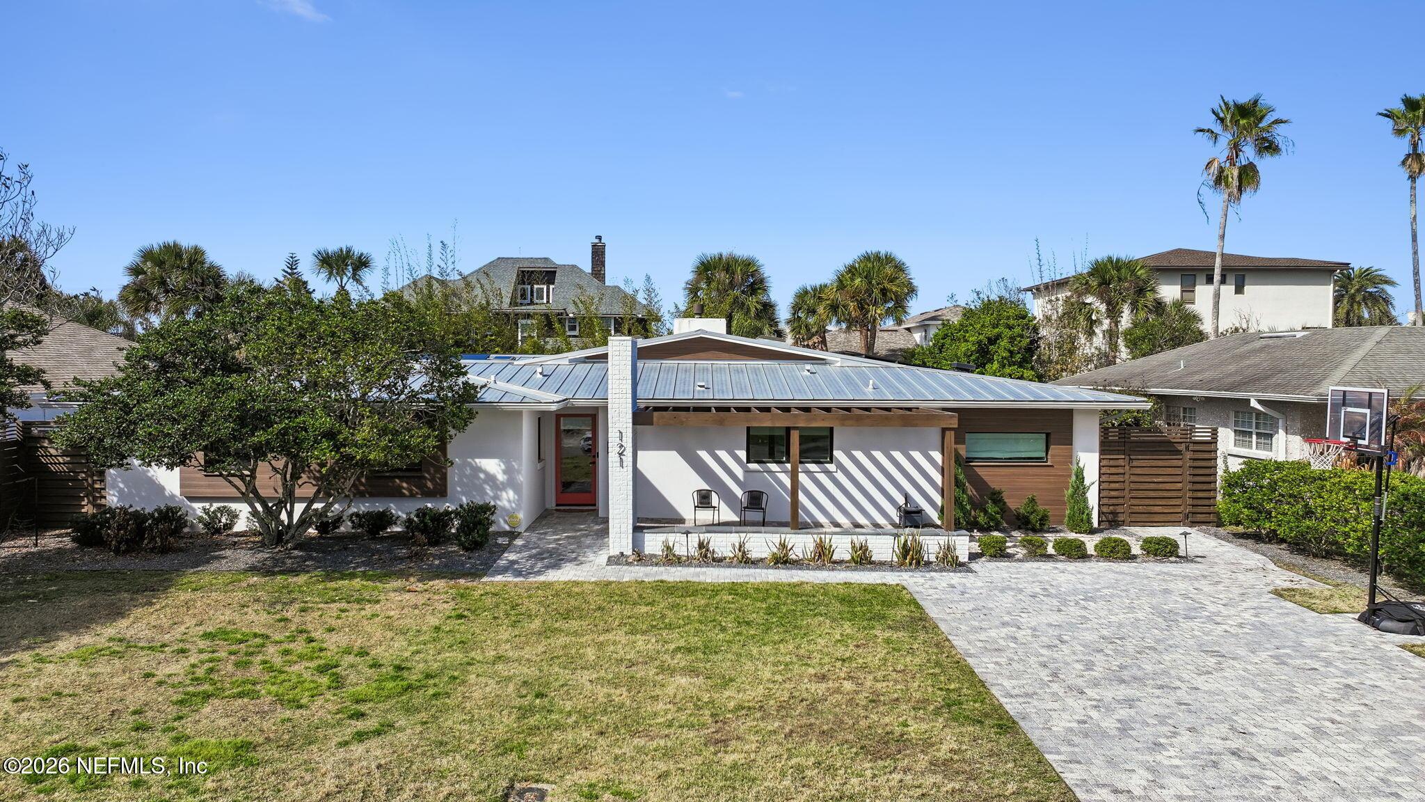 Image 2: 44-web-or-mls-2_121 32nd Ave S