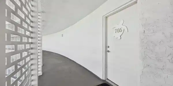 Image 4: 3-web-or-mls-1601 Ocean Dr S (18 of 48)