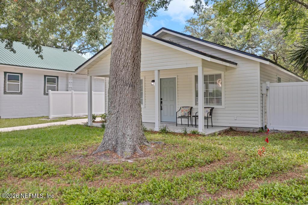 Image 3: 824 S 10th St