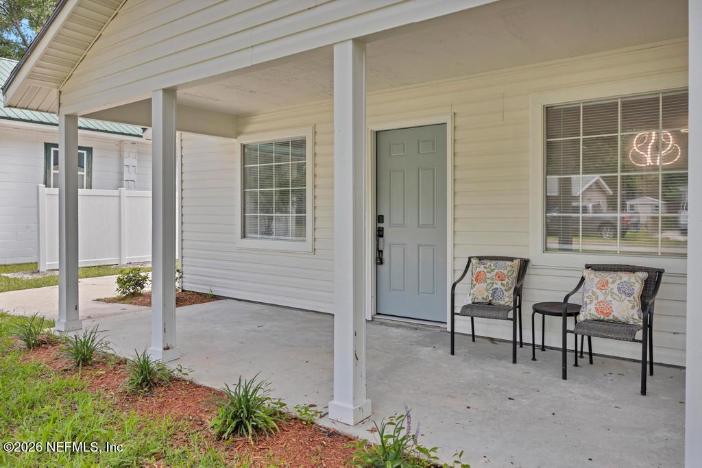 Image 4: 824 S 10th St