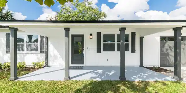 700 7TH Street N