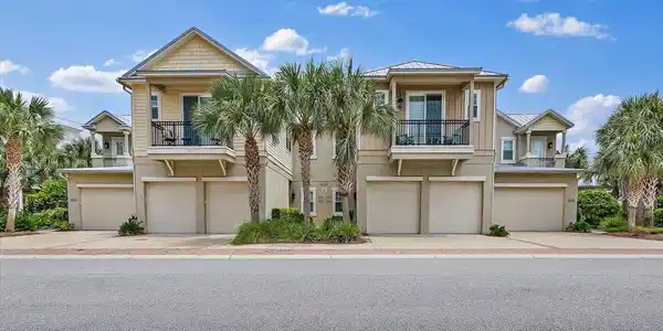 95220 SUMMERWOODS Circle