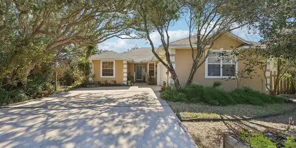 Image 2: 1-web-or-mls-14th St-S1002-001
