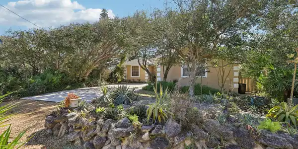 Image 3: 3-web-or-mls-14th St-S1002-003
