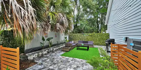 Image 3: courtyard