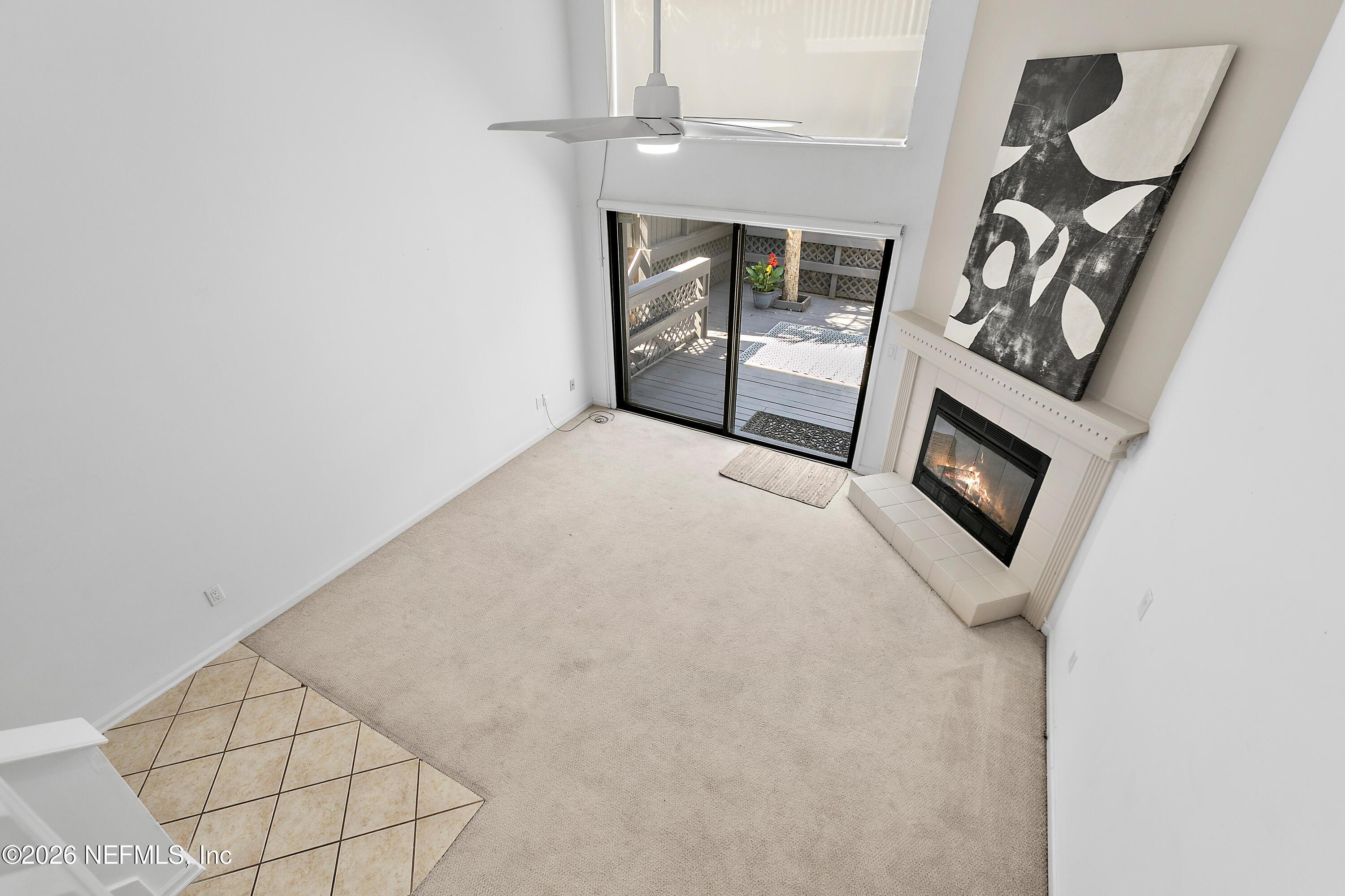Image 3: 04-Living Room