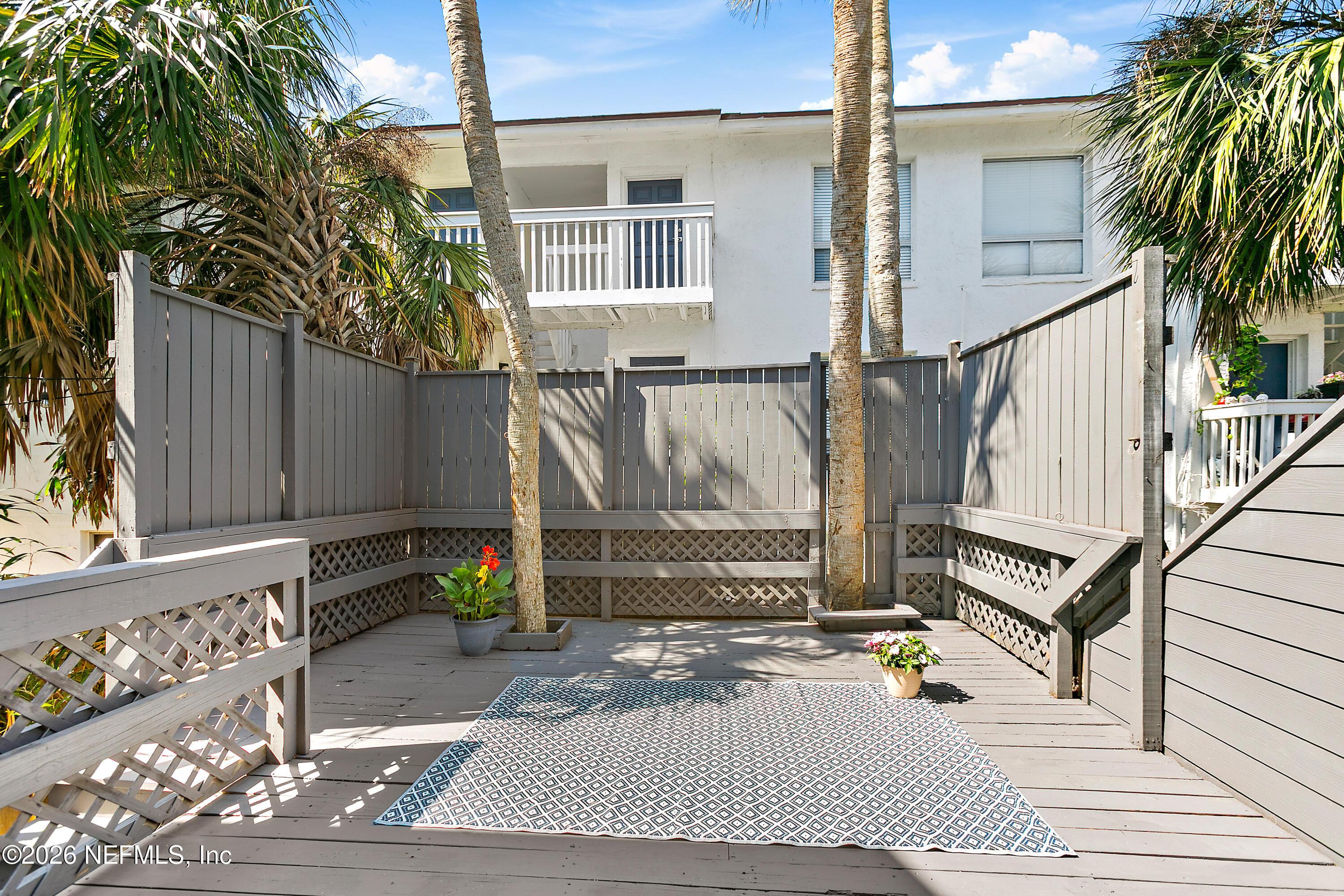 Image 4: 14-Back Deck
