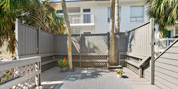 Image 4: 14-Back Deck