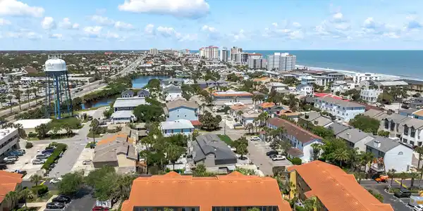 200 LAGUNA VILLAS Boulevard