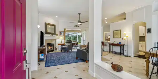 Image 3: 8-web-or-mls-1521 Amelia Cir-1