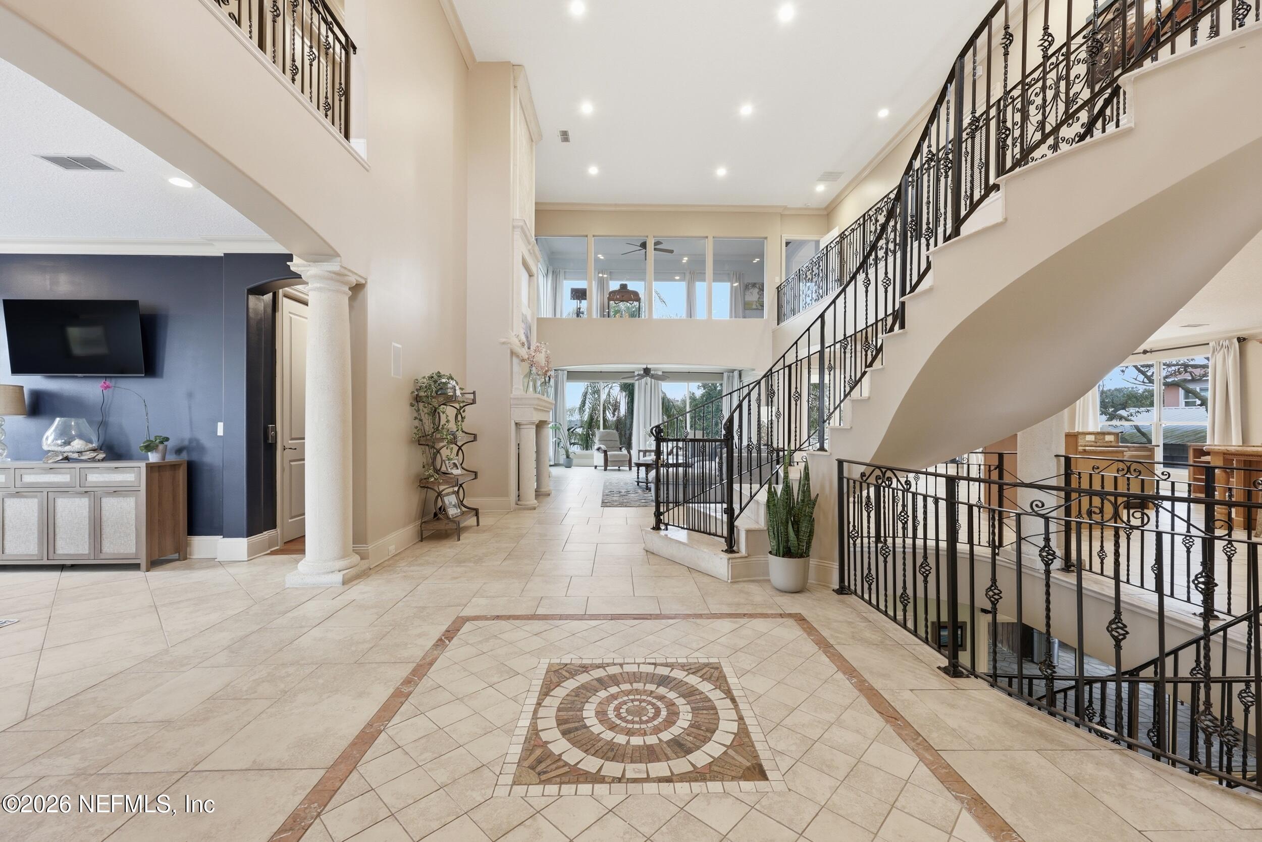 Image 3: the real estateographers_005