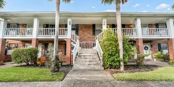 22 COMARES AVE Avenue