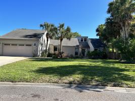 1633 SEA OATS DR