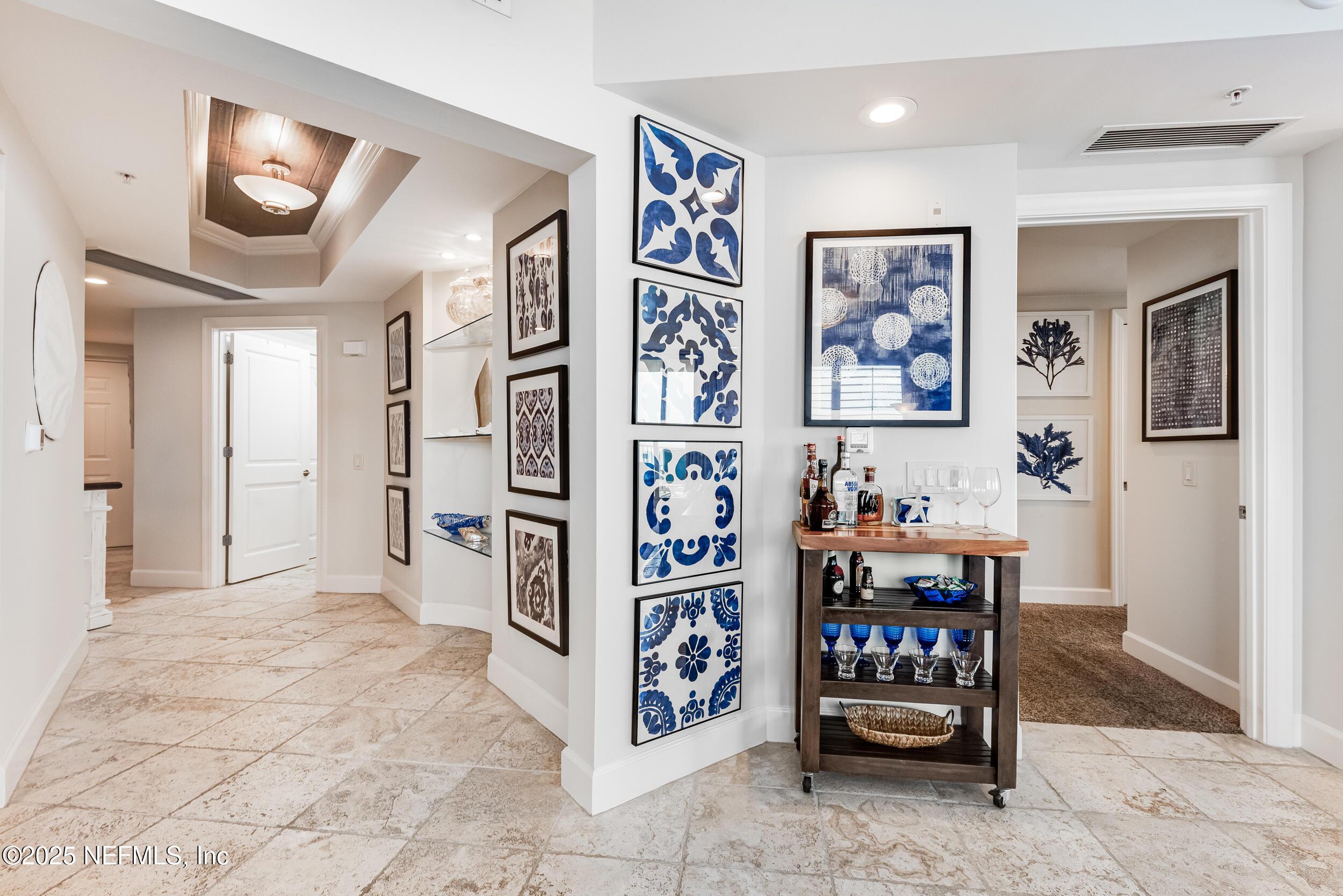 Image 4: Foyer