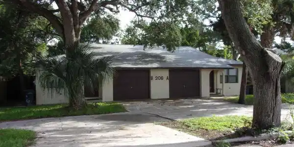 206 6TH Street