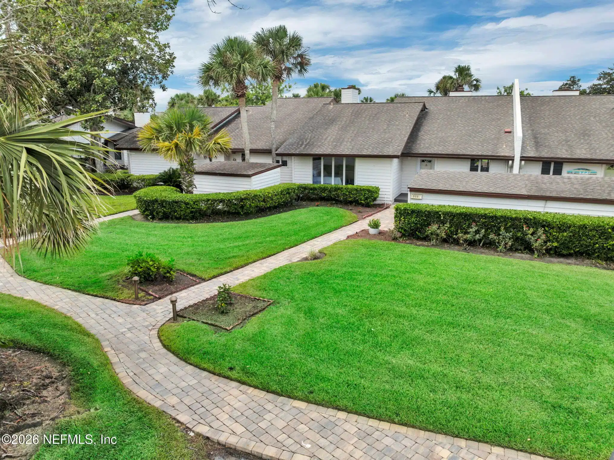 Image 1: 60-web-or-mls-525 Quail Pointe_058