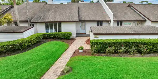 Image 2: 59-web-or-mls-525 Quail Pointe_057