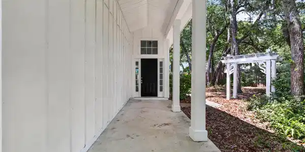 Image 2: 2019 Village Ln-7