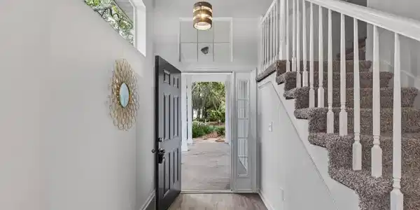 Image 3: 2019 Village Ln-11