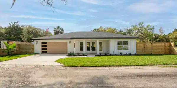 1401 OAK HILL DR
